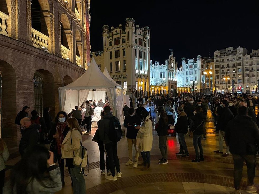 Punto de vacunación en la Plaza de Toros de Valncia