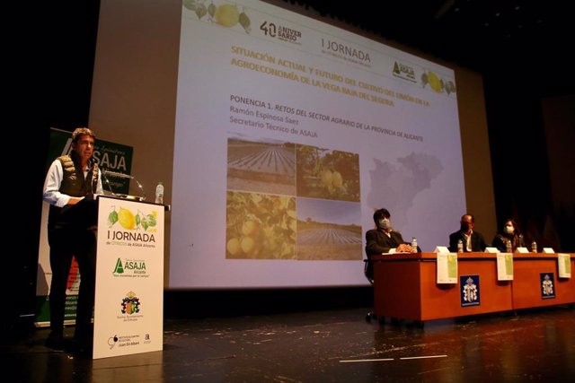 El presidente de la Diputación de Alicante, Carlos Mazón, inaugura la 'I Jornada sobre cítricos. Situación actual y futuro del cultivo del limón en la agroeconomía de la Vega Baja del Segura'
