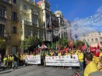 Manifestación de la plantilla del Infoca para reclamar "alto y claro" el pago por antigüedad y "estabilidad" laboral