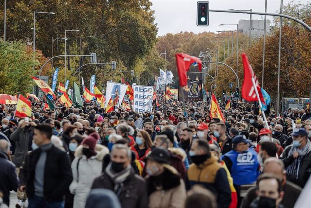 Varias miles de personas en la manifestación en Madrid convocada por Jusapol contra la reforma de la Ley de Seguridad Ciudadana