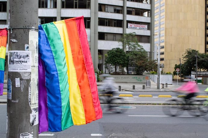 Archivo - Imagen de archivo de una bandera LGTBI