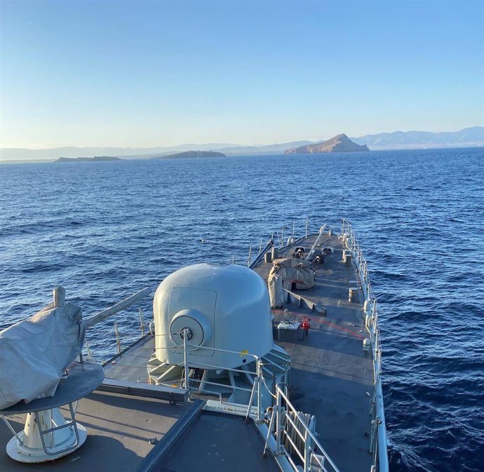 El patrullero Infanta Cristina en las inmediaciones de las Islas Chafarinas.