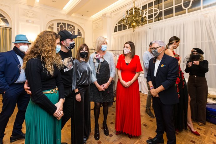 Quiñones, Ana Belén Álvarez, Marina Lombó y Paula Fernández en la gala solidaria con La Palma.