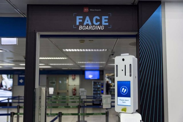 Archivo - Sistema de reconocimiento facial implantado por Everis en el aeropuerto de Milán
