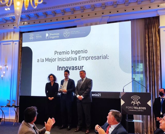 InnovaSur recibe el Premio Ingenio 2021 a Mejor Proyecto Empresarial por su crecimiento en el sector TIC