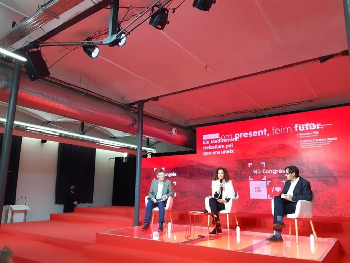 El secretario general del PSPV-PSOE y president de la Generalitat Valenciana, Ximo Puig, y el primer secretario electo del PSC, Salvador Illa.