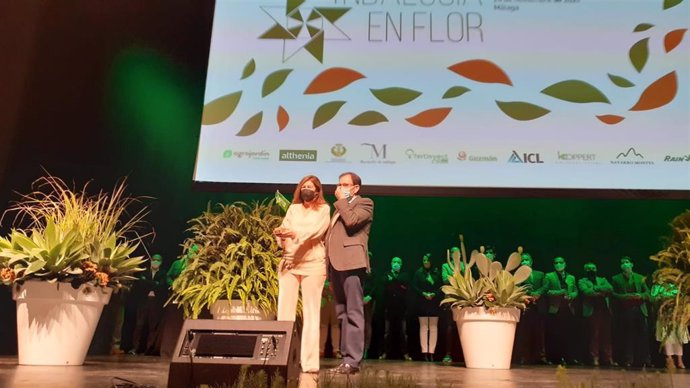 Málaga capital recoge '4 flores' en la gala de los premios 'Andalucía en Flor'
