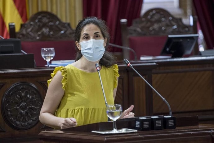 La diputada de Unidas Podemos Antonia Martín, en el Parlament.