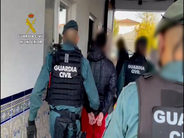 La Guardia Civil desmantela un importante punto de venta de cocaína en Torrijos.