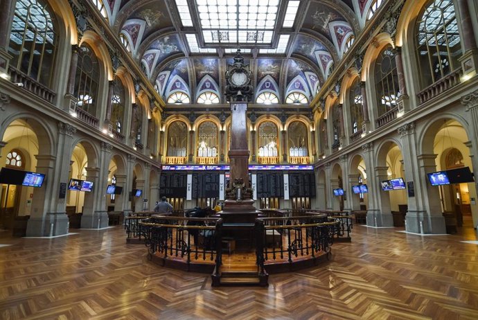 Interior del Palacio de la Bolsa, a 26 de noviembre de 2021, en Madrid, (España). 