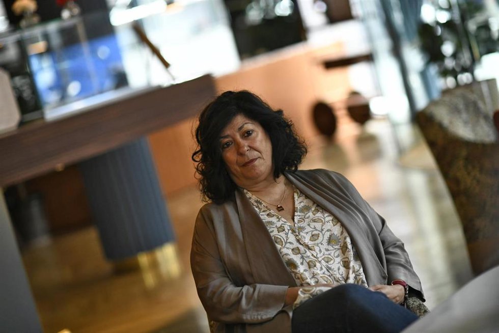 Archivo - La escritora Almudena Grandes durante la presentación de 'La herida perpetua', una recopilación de sus columnas semanales escritas en 'El País' 