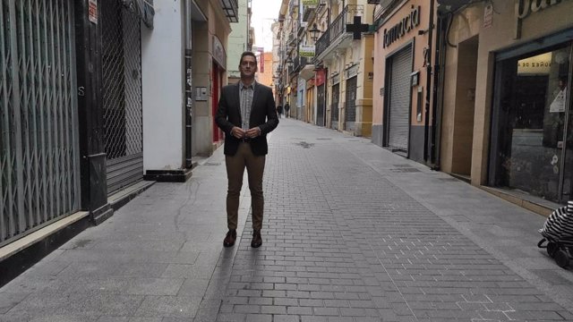 El concejal delegado de Empresas, Autónomos, Comercio y Empleo del  Ayuntamiento de Teruel, Ramón Fuertes.