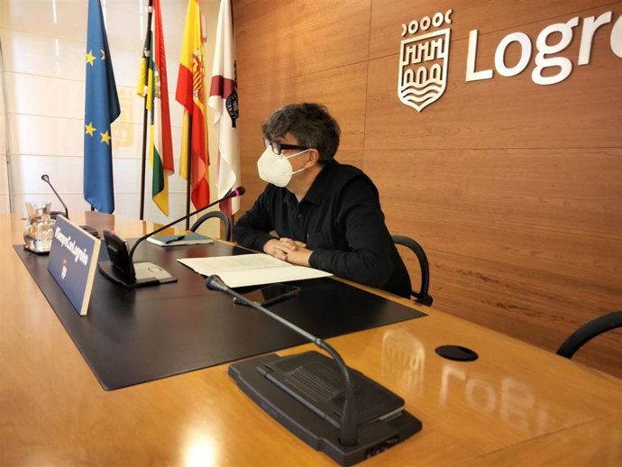 El concejal del Grupo Municipal Popular en el Ayuntamiento de Logroño, Antonio Ruiz, ha criticado la mala gestión del Gobierno local respecto a la nueva estación de autobuses de la ciudad.