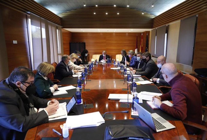 Reunión de la Junta y la Mesa de las Cortes.