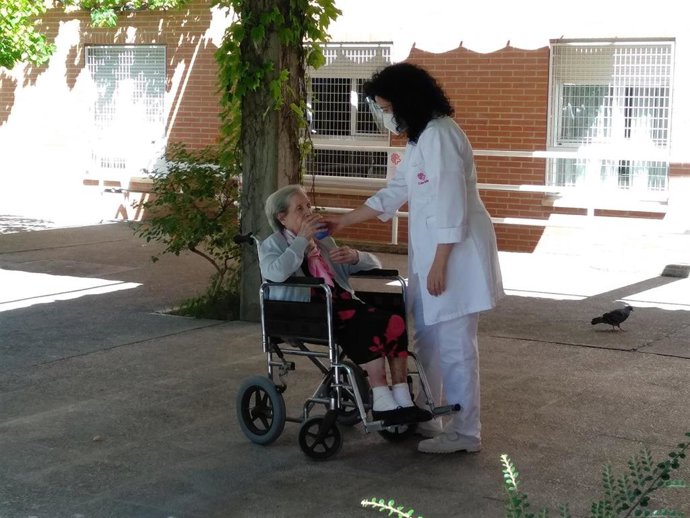 Cáritas constata en su Memomia anual un "fuerte" aumento de personas que demandan ayuda de emergencia por la pandemia.