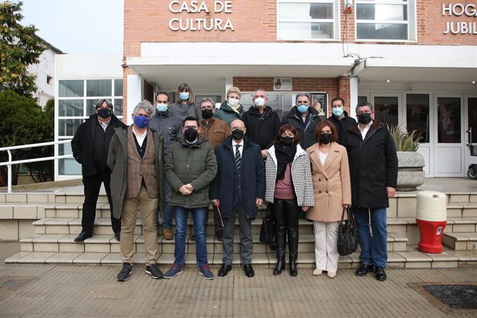 Grupo de los participantes en la presentación.