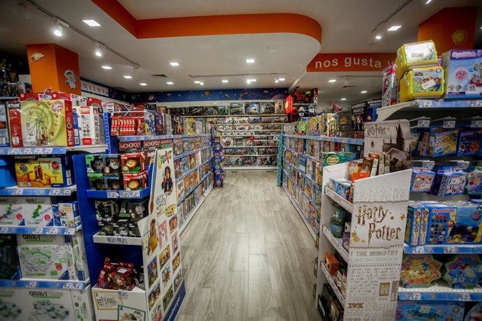 Interior de una tienda de juguetes