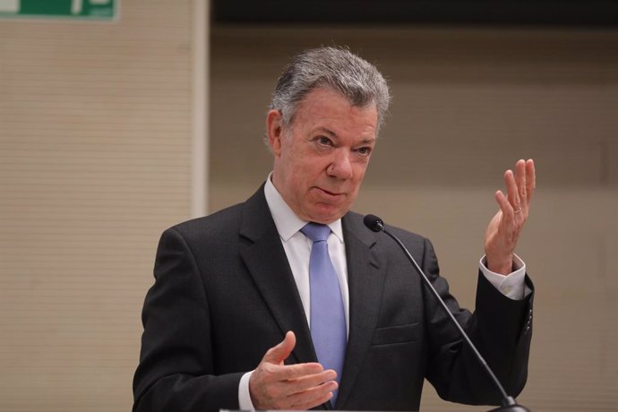 El expresidente de Colombia y Premio Nobel de la Paz, Juan Manuel Santos, interviene en el acto conmemorativo de los Acuerdos de Paz en Colombia, a 29 de noviembre de 2021, en Madrid (España). La reunión tiene lugar cinco años después de la firma de los