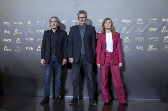 José Coronado, Mariano Barroso y Natalie Poza, durante el acto de presentación de los nominados