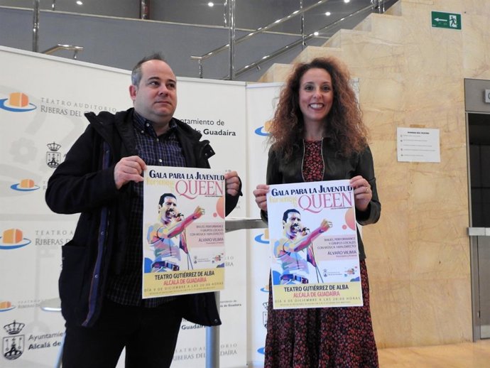 La delegada de Juventud del Ayuntamiento de Alcalá de Guadaíra, Rosa Carro (Cs), ha presentado este lunes el tributo a Queen.