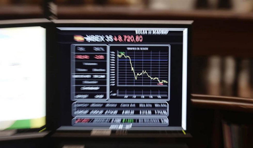Valores del Ibex 35 en el Palacio de la Bolsa de Madrid, a 19 de noviembre de 2021, en Madrid, (España). 