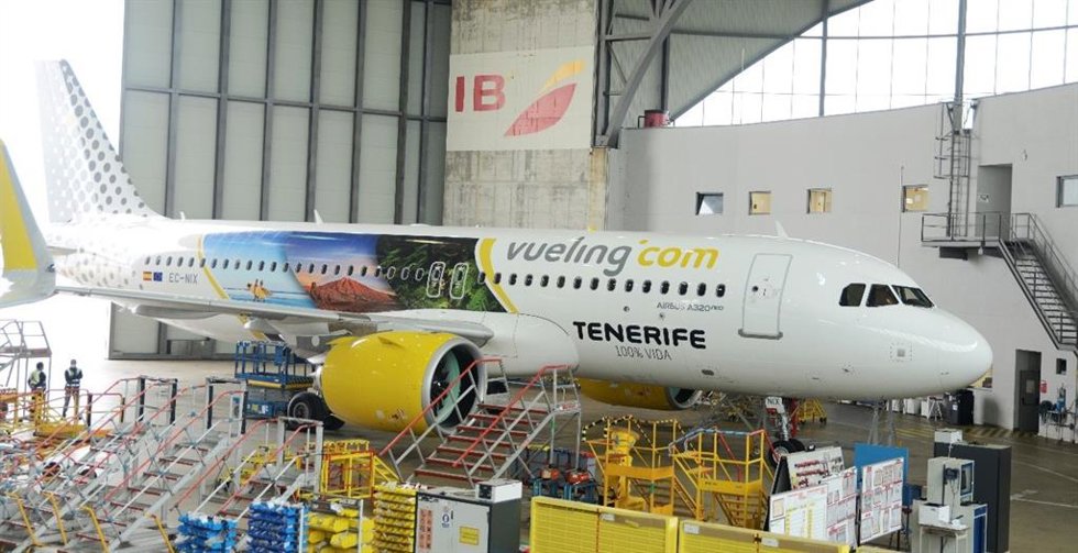 Archivo - Avión de Vueling con la imagen de Tenerife