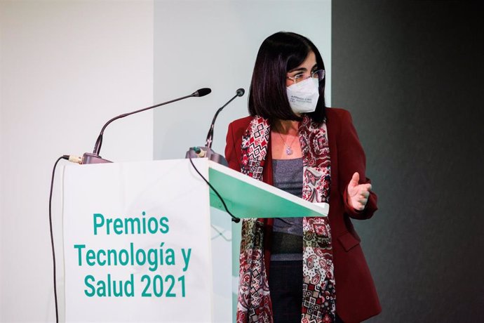 La ministra de Sanidad, Carolina Darias, interviene en el acto de entrega de los Premios Tecnología y Salud 2021, en el Hotel Petit Palace Savoy, a 29 de noviembre de 2021, en Madrid (España). 