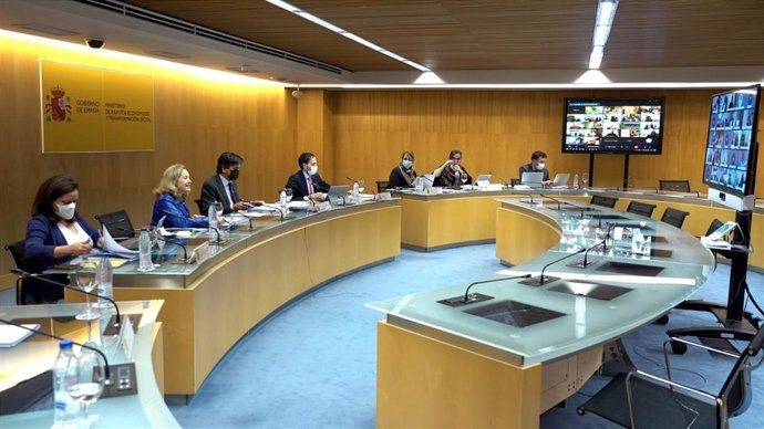 Reunión de la Conferencia Sectorial para la Mejora Regulatoria y el Clima de Negocios celebrada hoy y en la que han participado representantes de todas las comunidades autónomas y la FEMP y que ha sido presidida por la vicepresidenta primera, Nadia Calv