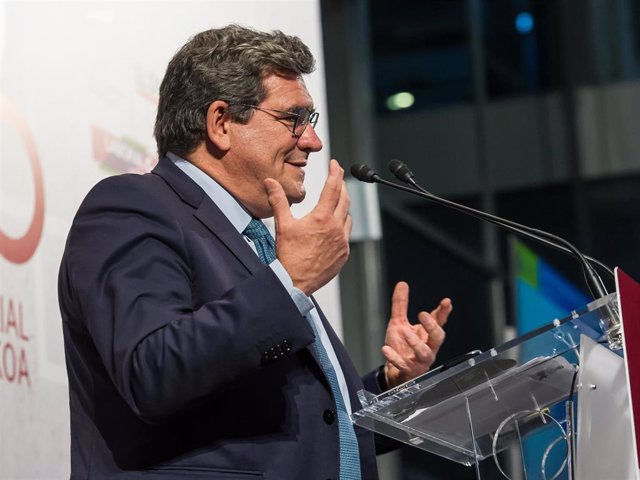 El ministro de Inclusión, Seguridad Social y Migraciones, José Luis Escrivá, interviene en el Foro Empresarial de Gipuzkoa organizado por el ‘El Diario Vasco, a 29 de noviembre de 2021, en San Sebastián, Guipúzcoa, País Vasco, (España).
