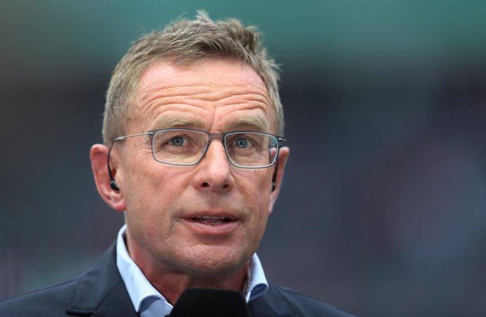 Archivo - FILED - 25 May 2019, Berlin: Ralf Rangnick, then RB Leipzig head coach speaks during an interview prior to the start of the German DFB-Pokal cup final soccer match between RB Leipzig and Bayern Munich at the Berlin Olympic Stadium. An advisor 