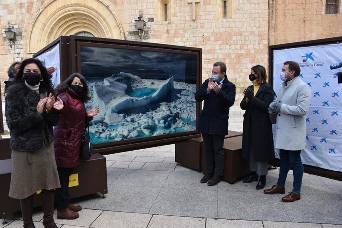 Exposición 'De polo a polo' en Albacete.