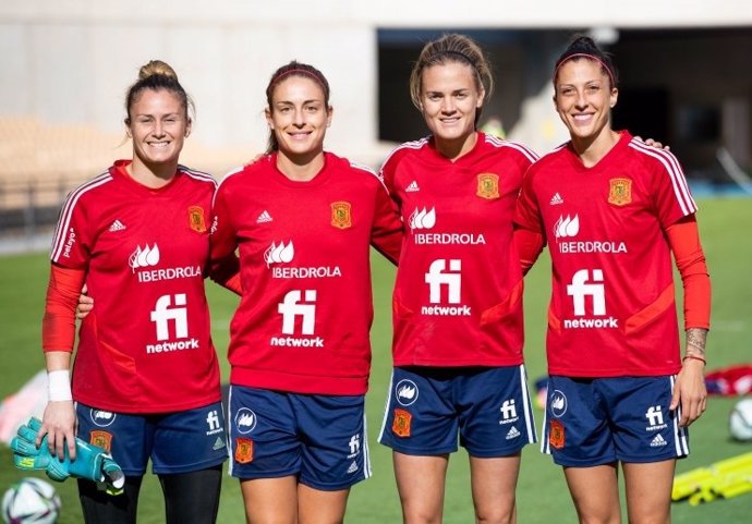 Les jugadores espanyoles Sandra Paños, Alexia Putellas, Irene Paredes i Jennifer Hermoso