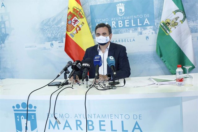 El portavoz municipal de Marbella (Málaga), Félix Romero, en rueda de prensa