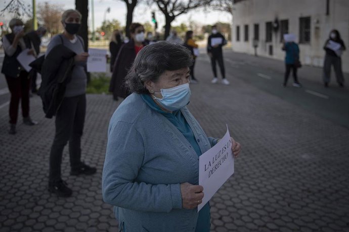 Archivo - Imagen de archivo de una protesta convocado por la Plataforma Nosotros También Somos Sevilla.