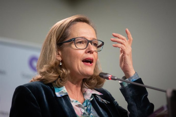 La vicepresidenta primera del Gobierno y ministra de Asuntos Económicos y Transformación Digital, Nadia Calviño, a 18 de noviembre de 2021, en Barcelona, Catalunya, (España)
