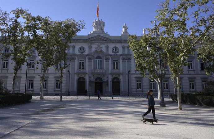 Archivo - Imagen de archivo de la fachada del Tribunal Supremo, en Madrid. 