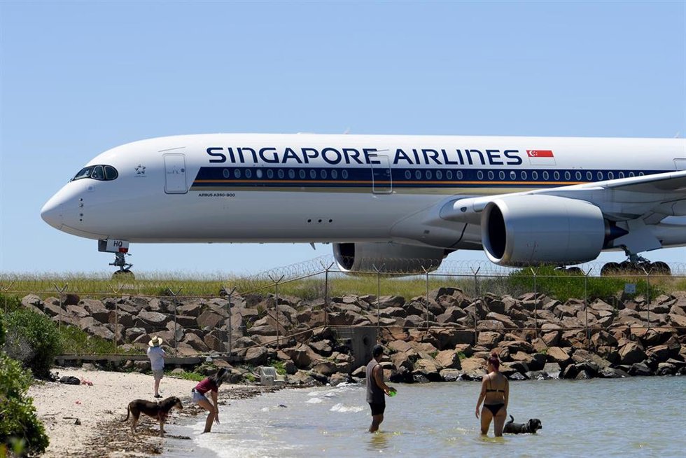 Archivo - Imágen de archivo de un avión de la compañía Singapore Airlines en Sídney
