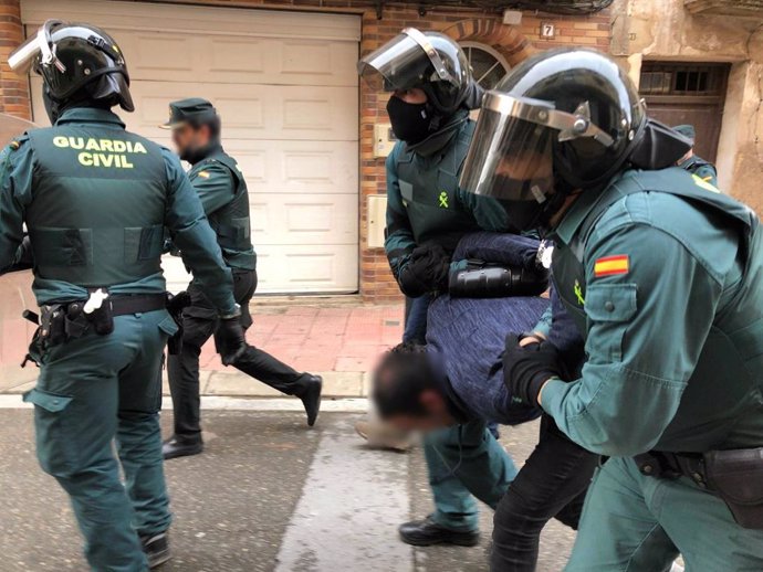 La Guardia Civil detiene a un atracador en La Rioja tras atrincherarse en el interior de una vivienda en Alberite