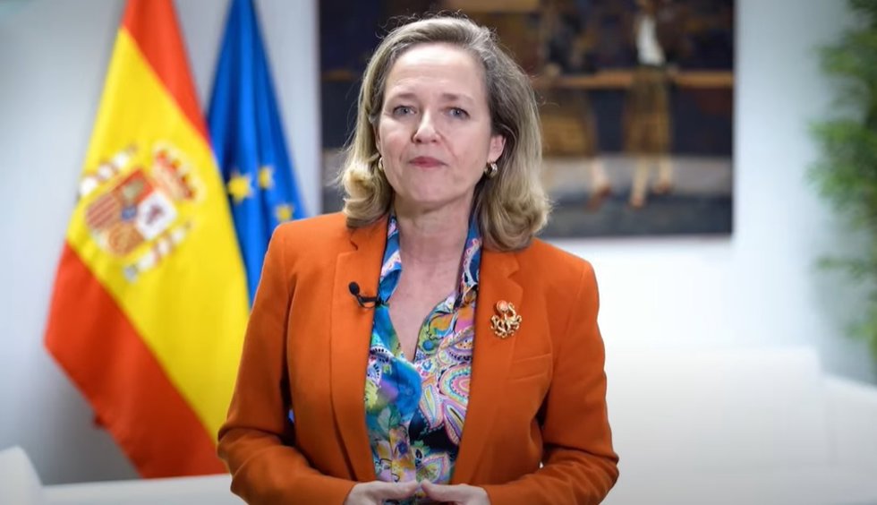 La vicepresidenta primera y ministra de Asuntos Económicos y Transformación Digital, Nadia Calviño, participa vía telemática en el VII Foro Global de Ingeniería y Obra Pública.