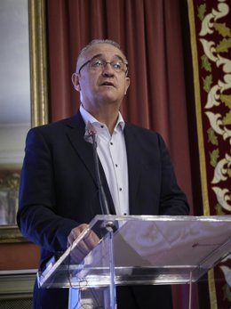 Archivo - El alcalde de Pamplona, Enrique Maya.