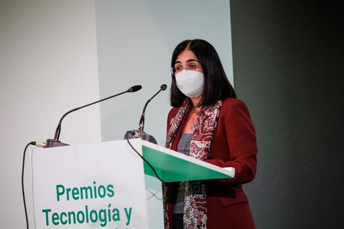 La ministra de Sanidad, Carolina Darias, interviene en el acto de entrega de los Premios Tecnología y Salud 2021, en el Hotel Petit Palace Savoy, a 29 de noviembre de 2021, en Madrid (España).