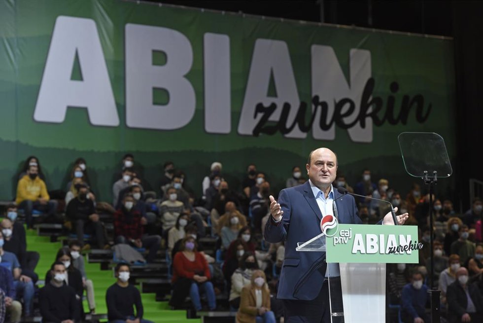 El presidente del EBB de EAJ-PNV, Andoni Ortuzar, en la VII Asamblea General del partido, en el BEC, a 28 de septiembre de 2021, en Baracaldo, Vizcaya, Euskadi (España). El PNV celebra este encuentro cuatrienal al que acuden más de 600 integrantes de la