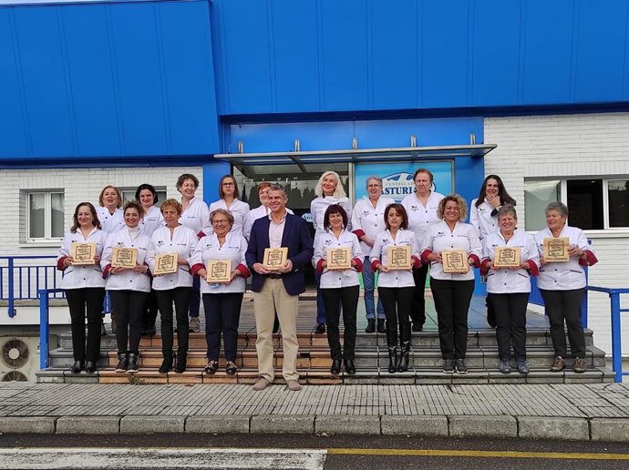 Acuerdo de colaboración entre Central Lechera Asturiana y el Club de Guisanderas.