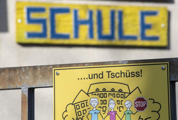 Archivo - Vista de un colegio alemán cerrado por la pandemia.