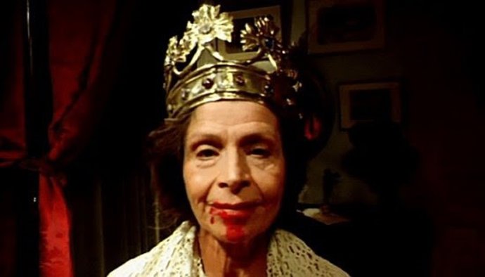 Lola Gaos en un fotograma del cortometraje 'En la alcoba de la reina'