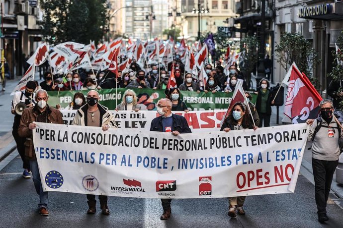 Manifestación del personal interino en Plaza San Agustín
