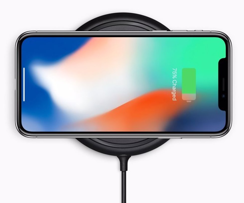 Base de carga inalámbrica anunciada en 2017 junto con iPhone X