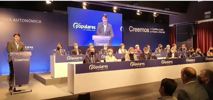 Mañueco lamenta que Sánchez intente "golpear" el futuro socioeconómico de Segovia y Madrid con el cierre de Navacerrada