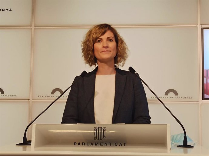 Raquel Sans (ERC) en rueda de prensa en el Parlament.