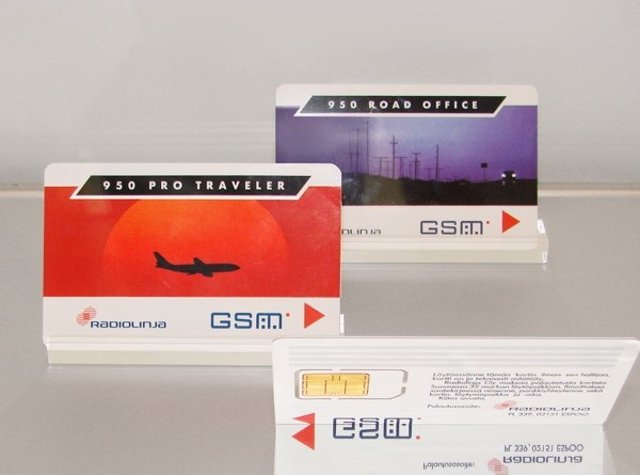 Primeros modelos de tarjetas SIM creadas por la compañía Giesecke+Devrient (G+D)